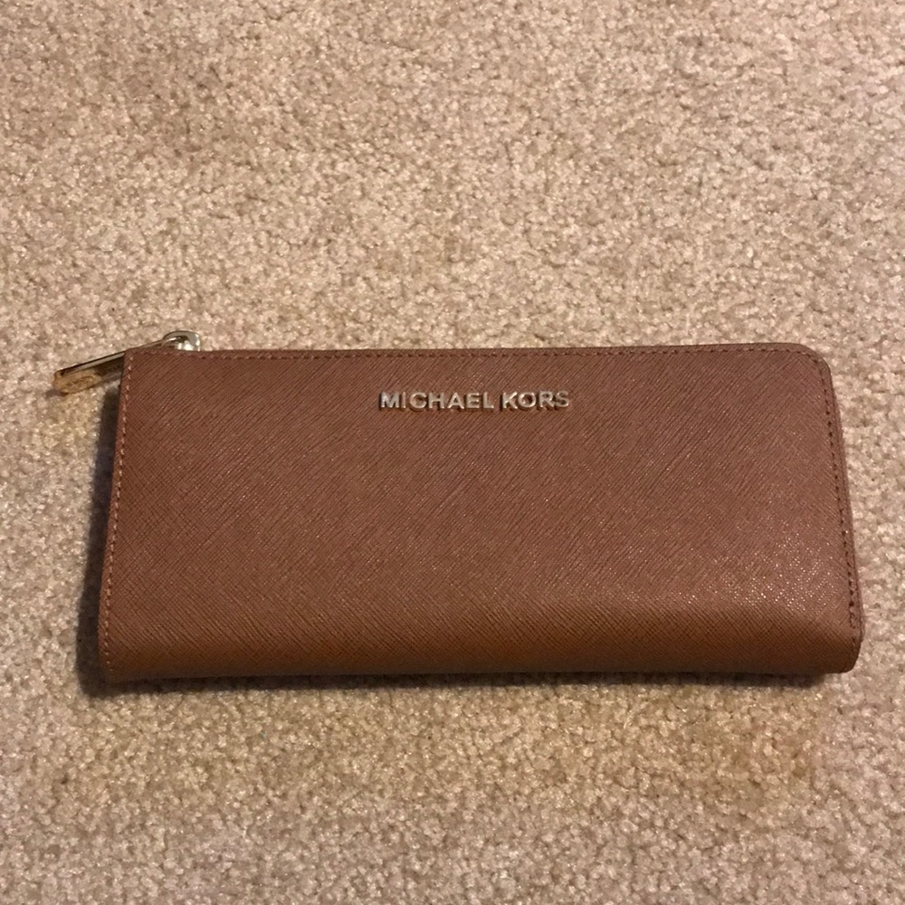 Michael Kors 3/4 zip Wallet